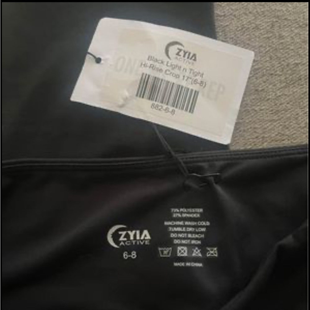 Zyia Light and Tight crop legging